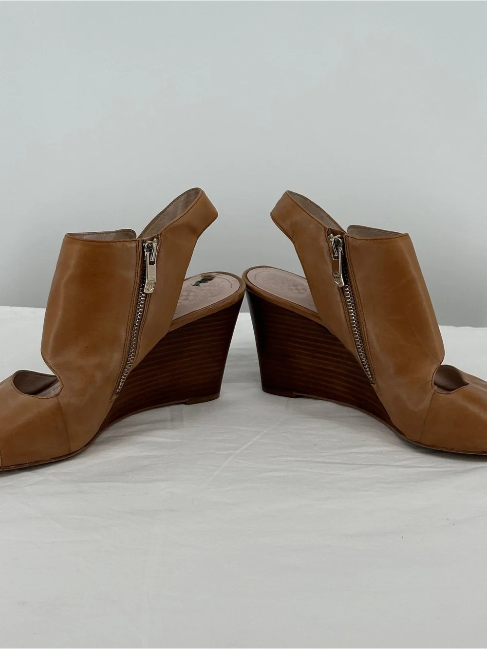 Women's Tan Leather Peep-Toe Buckle Heels 9.5